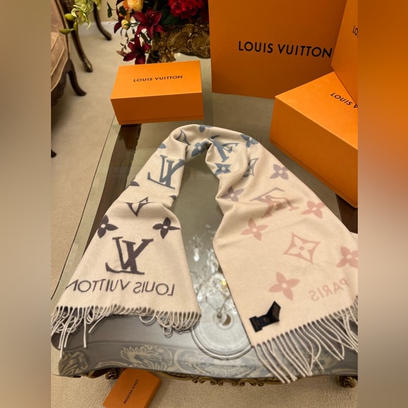 NIB M70868 Louis Vuitton Reyjavik Gradient Scarf Cashmere 100% Authentic - Picture 11 of 12